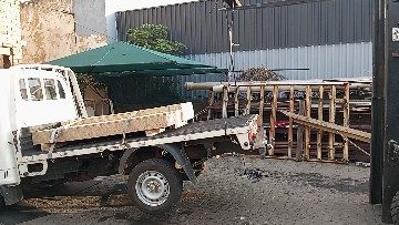 ViceTye securing construction materials